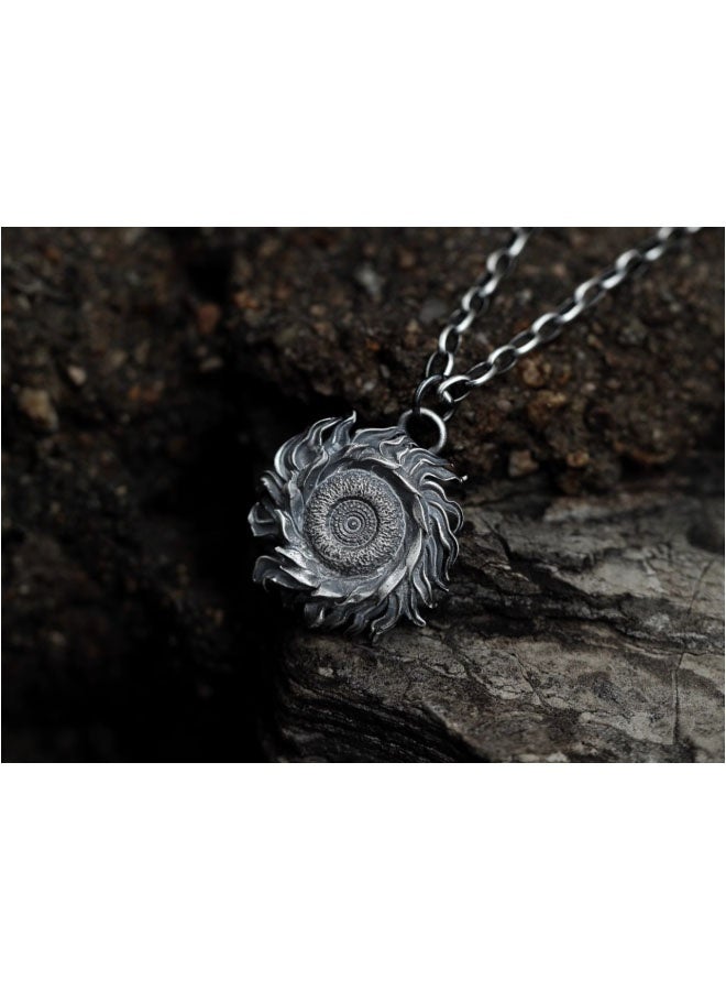 Neutral Sunflower--Inspired by Mr. Van Gogh's ‘Sunflower’ Couple Jewellery Pendant Personalized Hundred Tide Models Hip Hop Street Retro Europe and the United States Tide Men and Women Car Keychain Accessories Personalized Couple Pendant (Vintage Silver) - Image 5