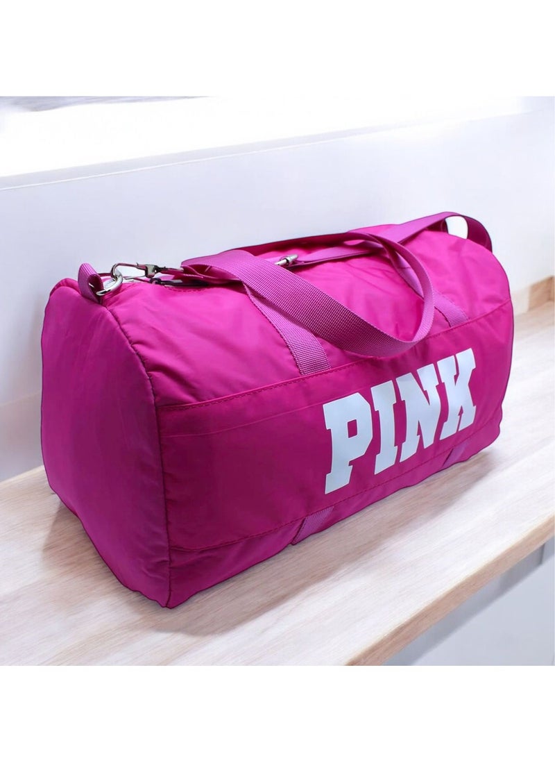 SportQ - Gym bag for women and men, a bag with the letters “Pink” pattern made of Oxford cloth, a large-capacity crossbody bag, a sports duffle bag, a shoulder bag for training, travel and yoga, by SportQ - Image 1