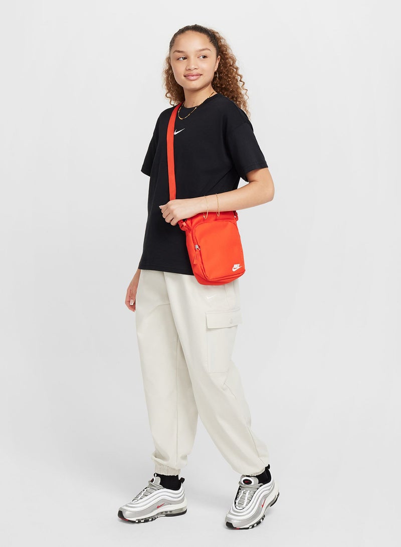 Nike G NSW TEE BOY ESSNTL LBR  - Image 4