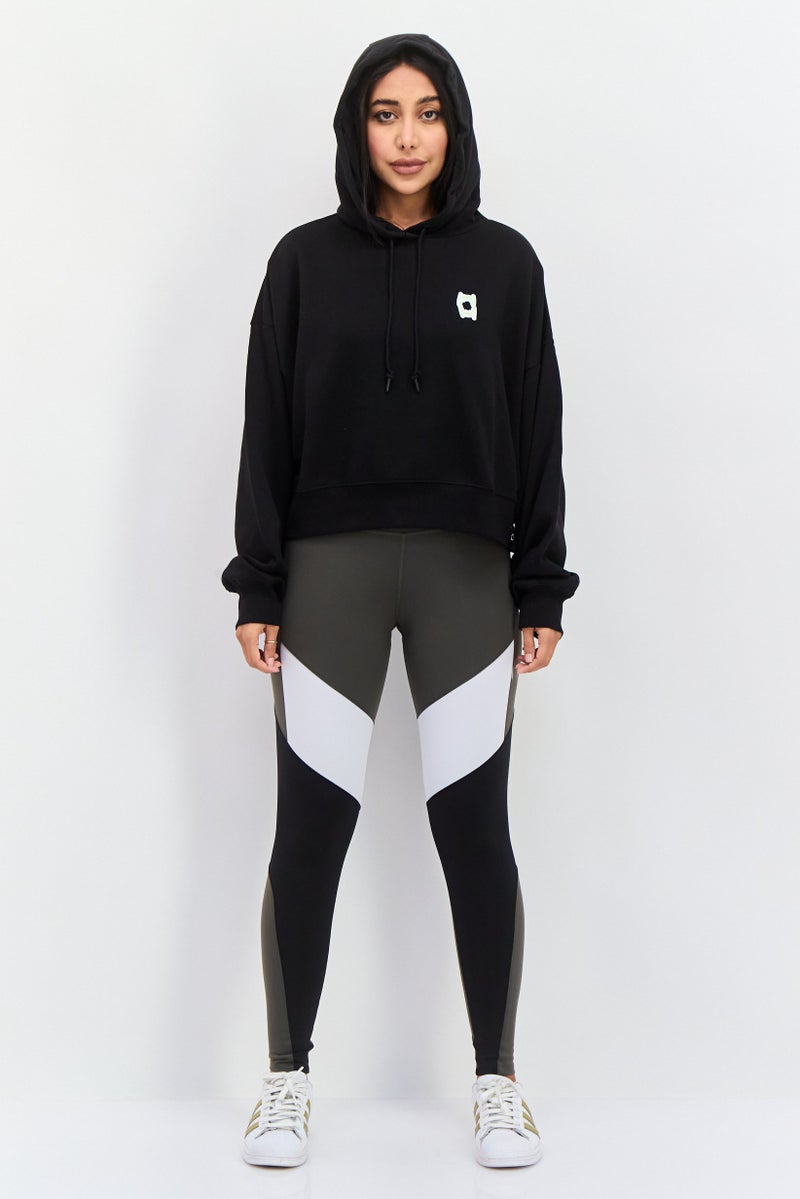 PUMA هودي رياضي نسائي بأكمام طويلة مناسب في الهواء الطلق، أسود - Image 4