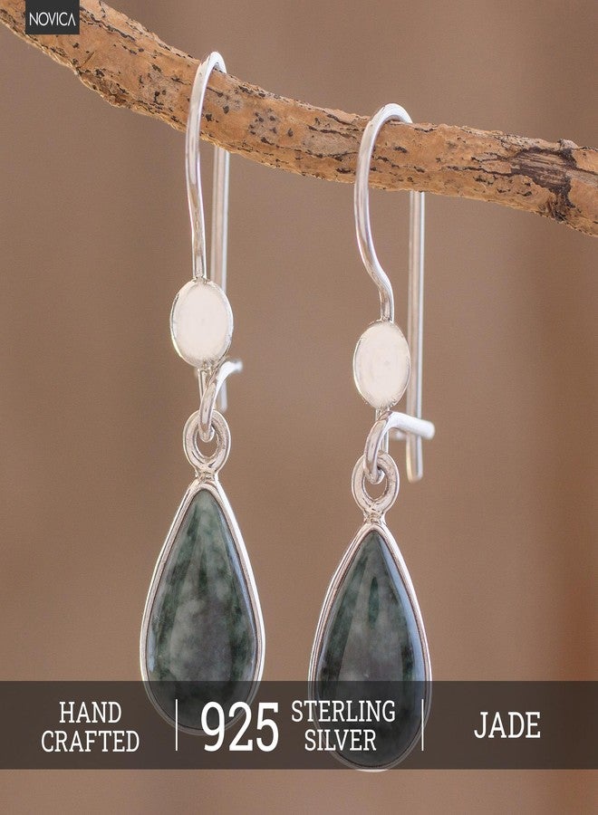 نوفيكا أقراط متدلية من اليشم الأخضر الداكن من نوفيكا، مصنوعة يدويًا من الفضة الإسترليني، على شكل قطرة، من غواتيمالا [1.3 بوصة طول × 0.3 بوصة عرض]، "دموع خضراء داكنة" - Image 2