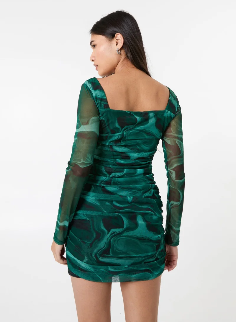 بينك فانيلا فستان قصير بأكمام طويلة بنقشة الرخام الشبكي