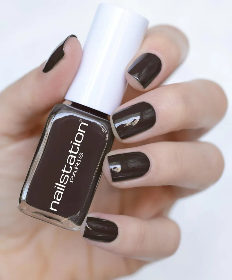 Nailstation Nailstation | baby cobra | Brown nail polish
