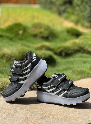 حذاء رياضي بإضاءة فلاش LED أنيق من Heelys مع عجلات ونعل لايتنينج - view 3