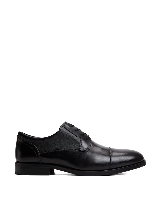 Wriggle Men Black Formal Shoes