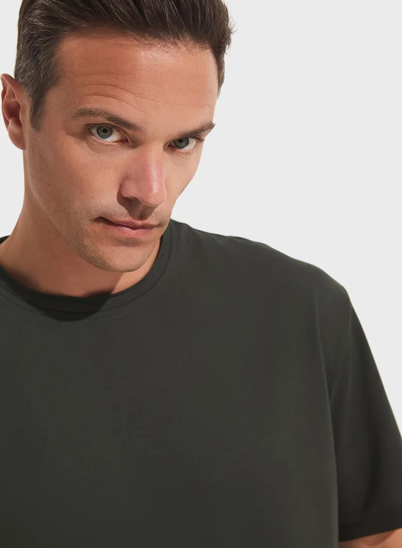 جون Essential Crew Neck T-Shirt