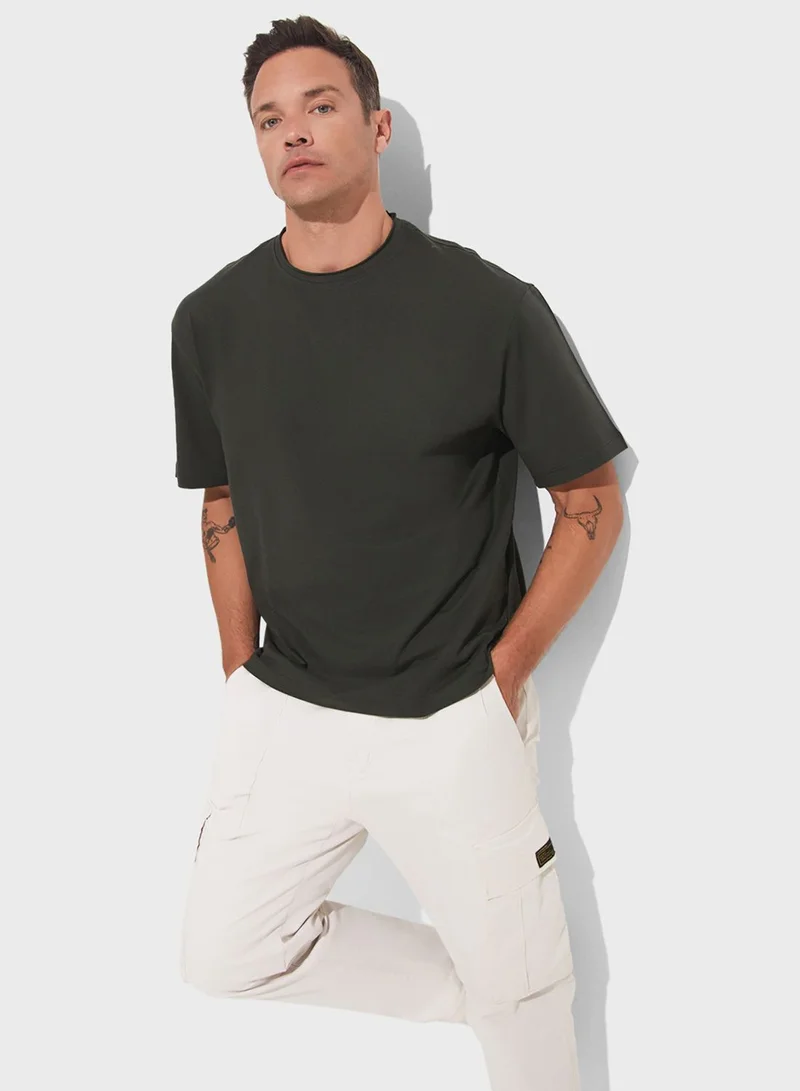 جون Essential Crew Neck T-Shirt