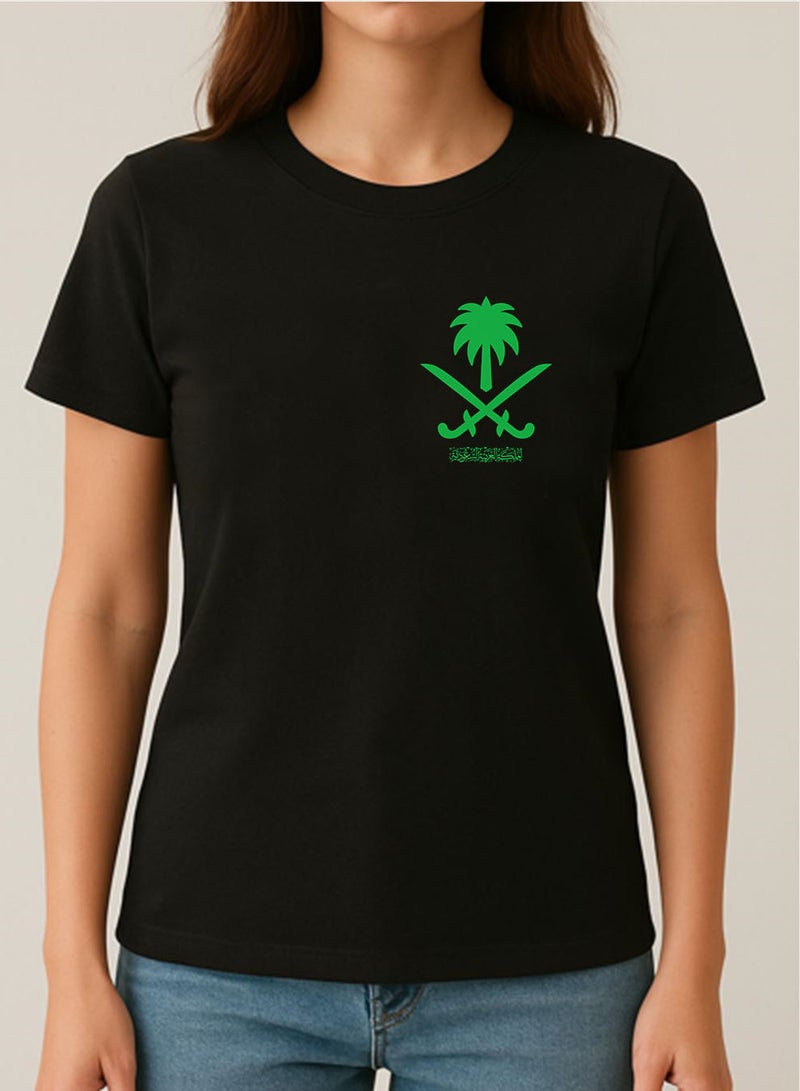 لوحة تيشيرت قطن لمناسبة اليوم الوطني السعودي أو للفخر بالانتماء للوطن في كل الأوقات للرجال والنساء - Image 3