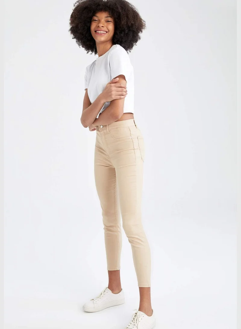 ديفاكتو High Waisted Ankle Trousers