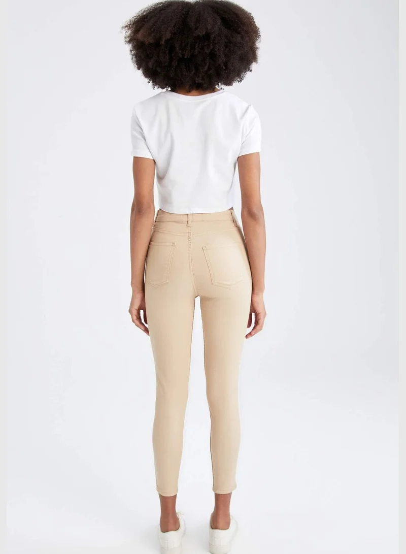 ديفاكتو High Waisted Ankle Trousers