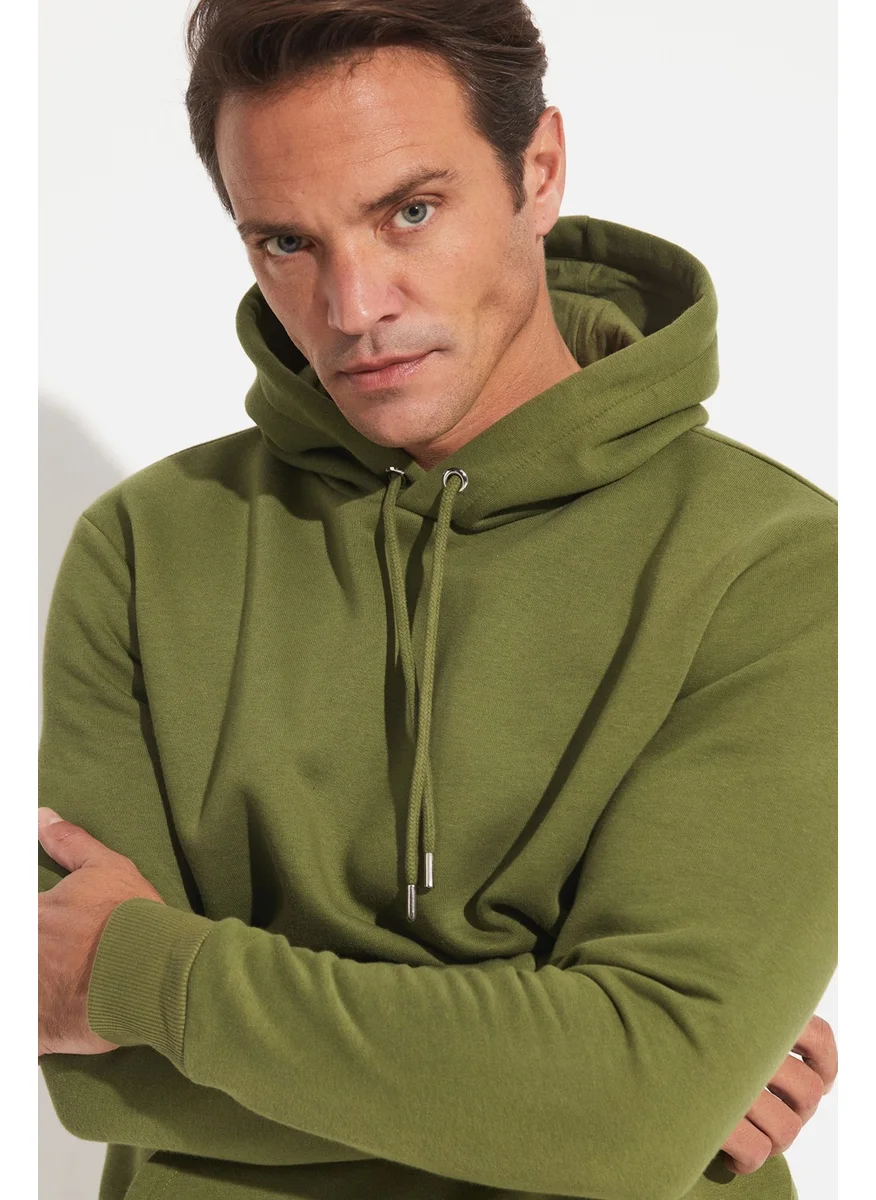 جون Men's Regular Fit Kangaroo Pocket Hooded Sweatshirt