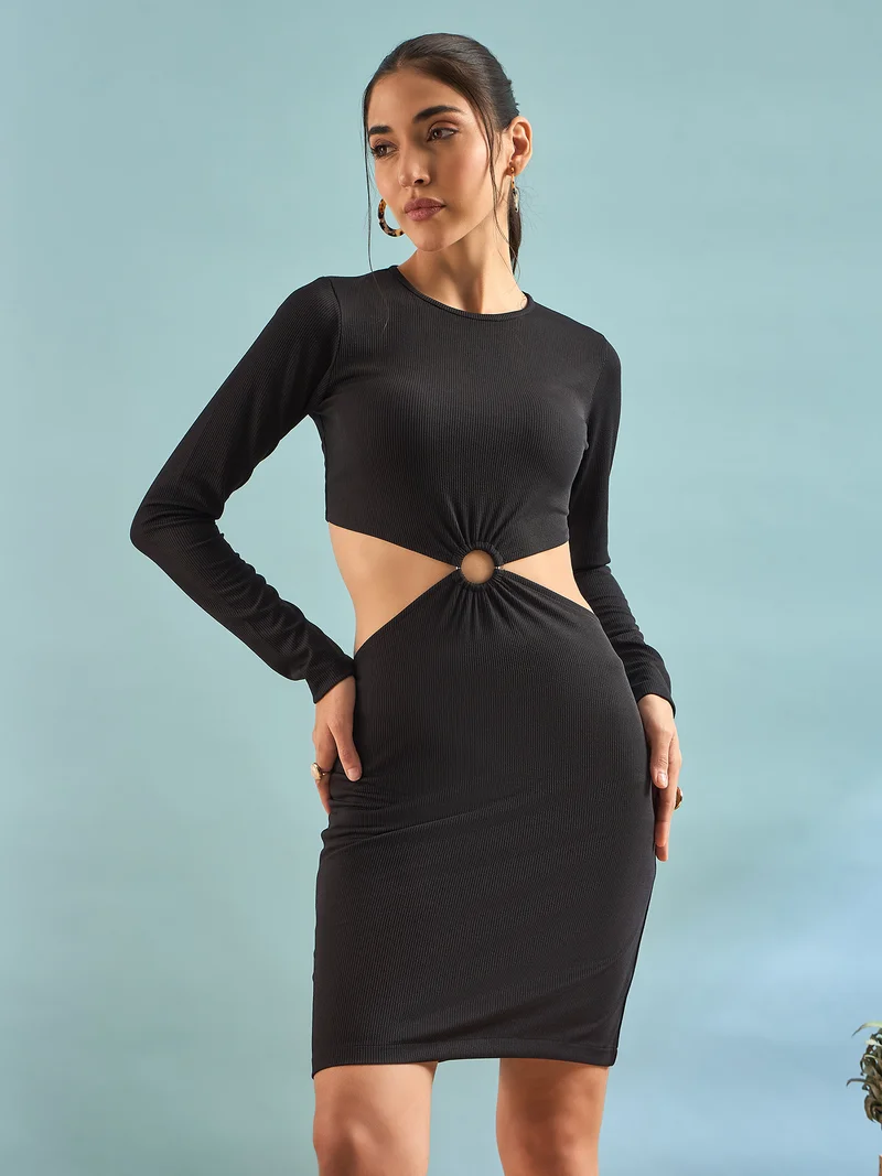 بانيت فستان أسود مضلّع (Ribbed) محكم لتقسيم الجسم (Bodycon)