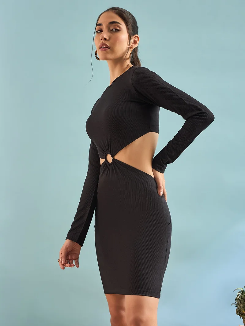 بانيت فستان أسود مضلّع (Ribbed) محكم لتقسيم الجسم (Bodycon)