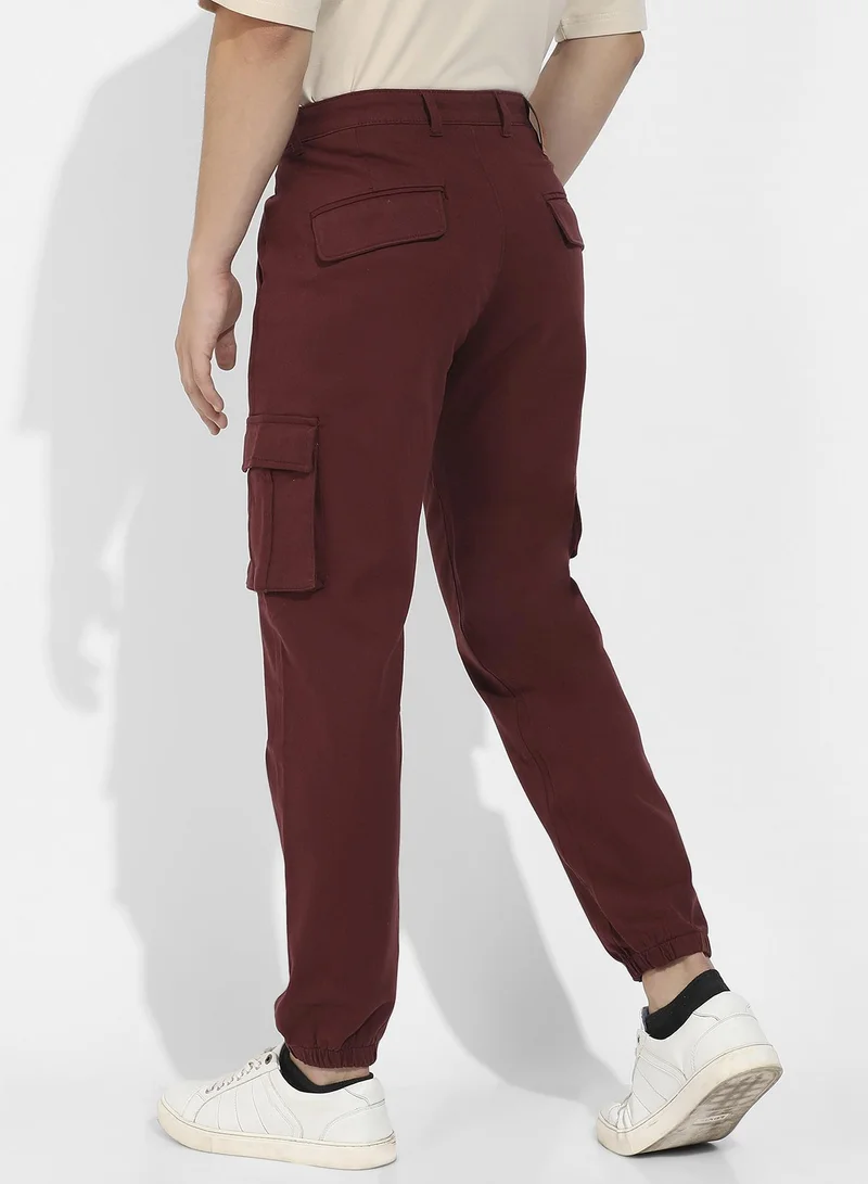 Campus Sutra Men's Maroon Cuffed Hem Cargo Trousers