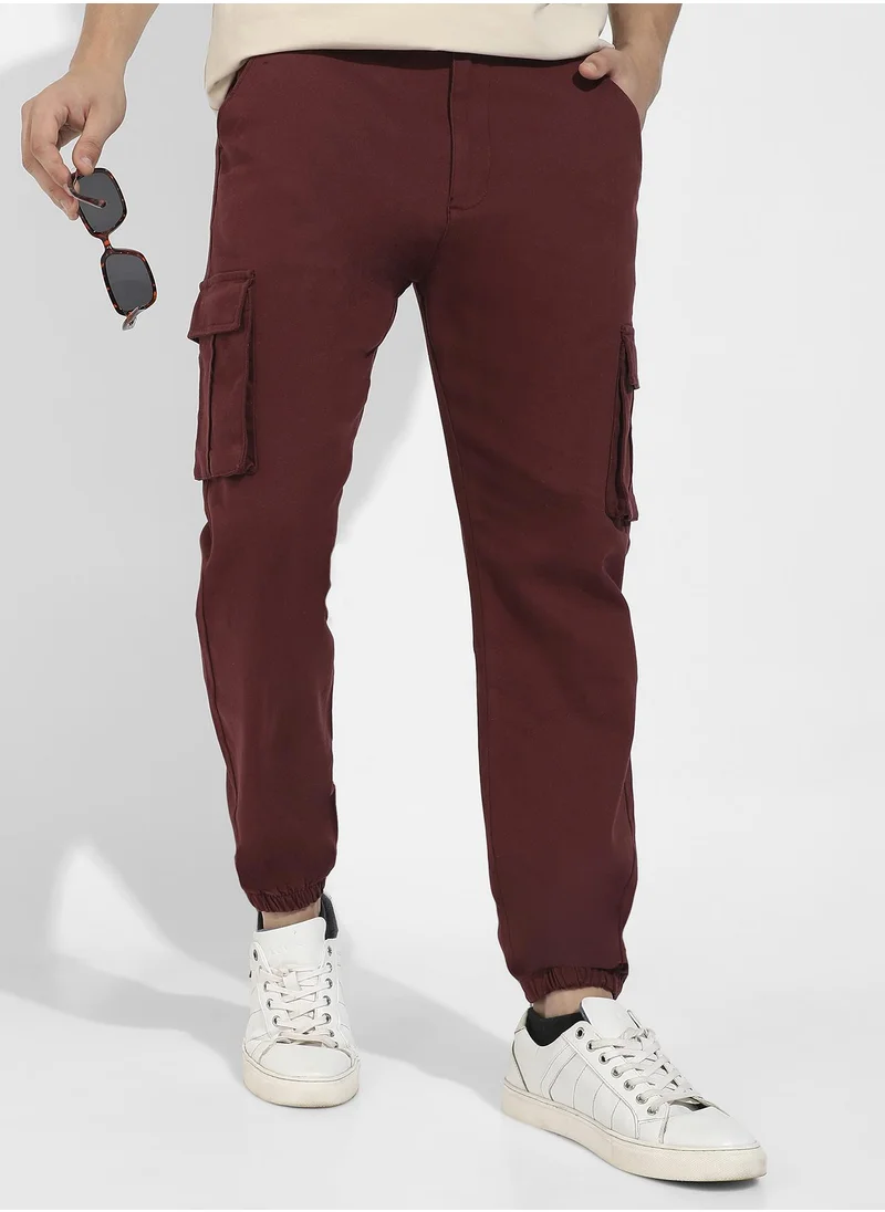 Campus Sutra Men's Maroon Cuffed Hem Cargo Trousers