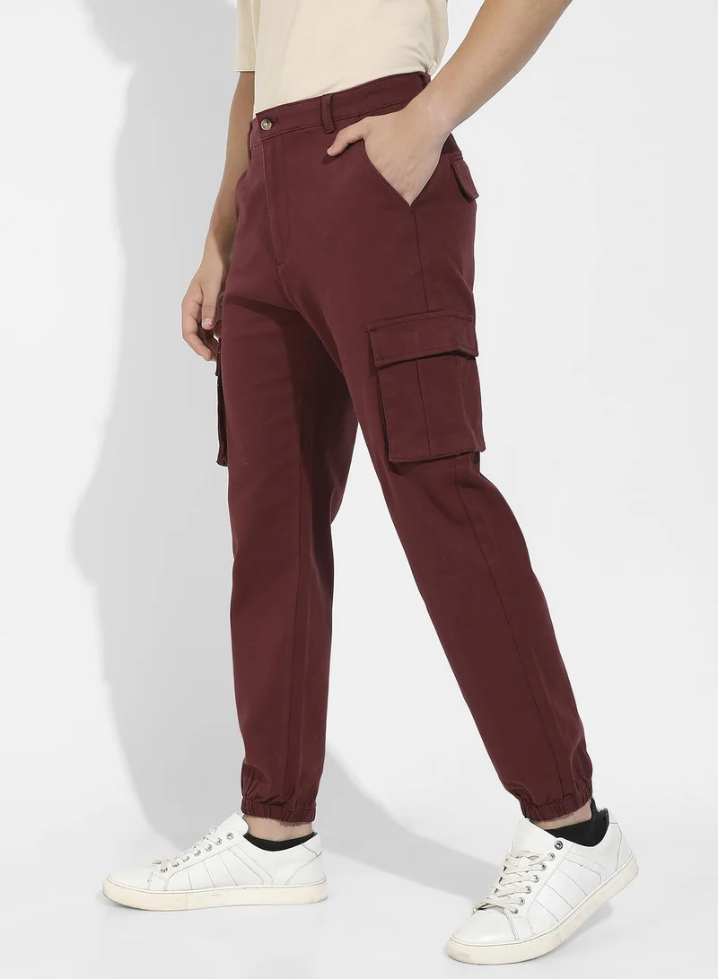 Campus Sutra Men's Maroon Cuffed Hem Cargo Trousers