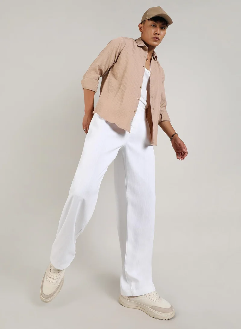 Campus Sutra Campus Sutra Men's Chalk White Tailored Linen-Blend Trousers For Casual Wear | Tailored-Fit | Mid-Rise | Button Closure | Trousers Crafted With Comfort Fit For Everyday Wear