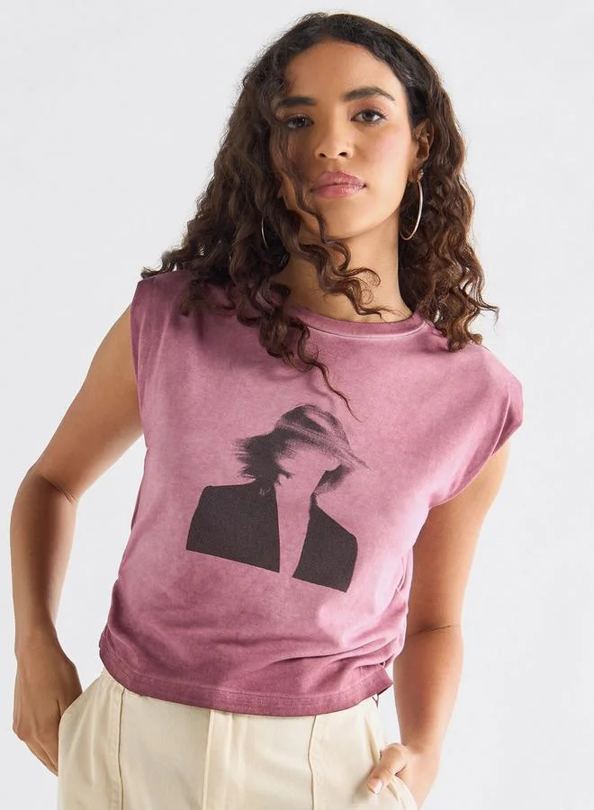 سبلاش فيڤ تيشيرت بدون أكمام بطباعة وتفاصيل كسرات