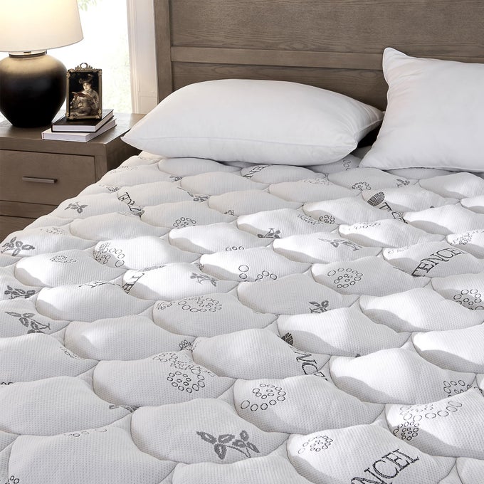PADDED TOPPER KING SIZE 40 TENCEL BLEND RAYON FROM BAMBOO AND POLYESTER FILLED MATTRESS COVER THICK LUXURIOUS AND COMFORT MATTRESS PAD DEEP POCKET FOR 21 MATTRESS