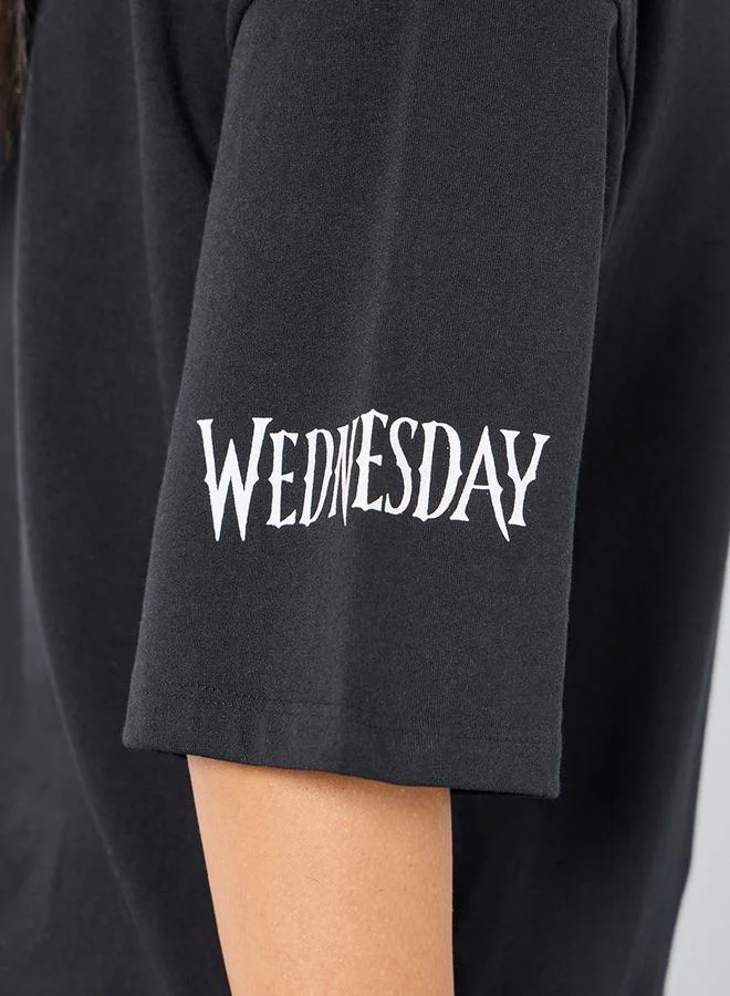 Styli Oversized Wednesday Print Drop Shoulder Longline T-shirt