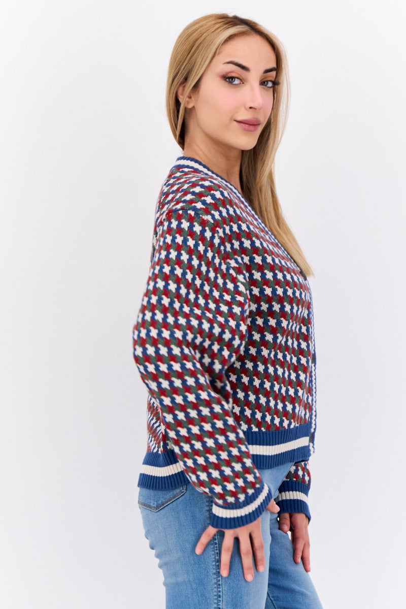 Lyle & Scott كارديجان نسائي بياقة على شكل حرف V مزخرف بالكامل، أبيض - Image 4