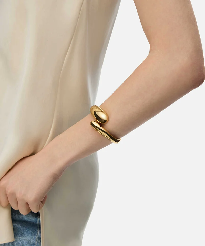 ايبيكيول Sculpted Metal Bracelet