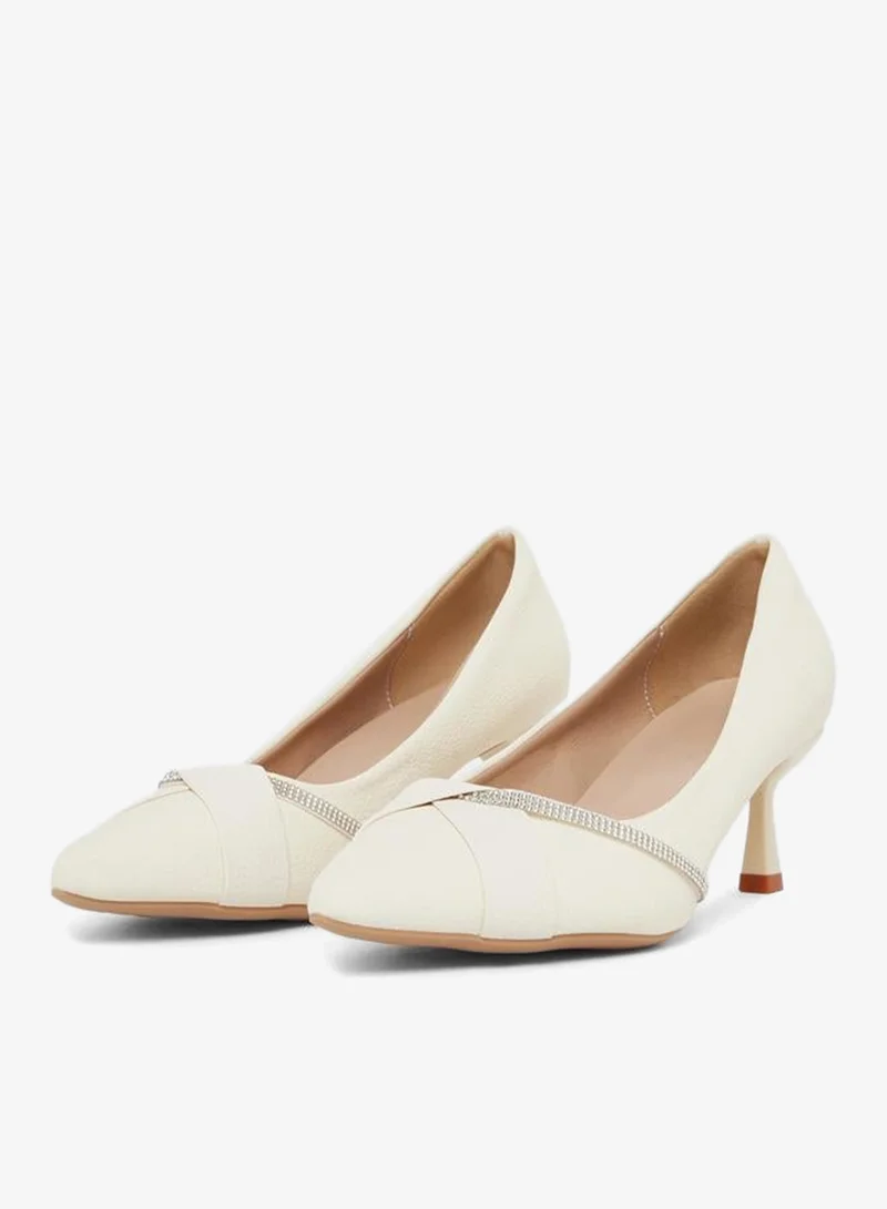 تايك تو حذاء بكعب ستيليتو ومزين