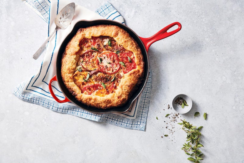 Le Creuset Le Creuset Enameled Cast Iron Signature Iron Handle Skillet, 10.25" (1-3/4 qt.), Cerise  - Image 3