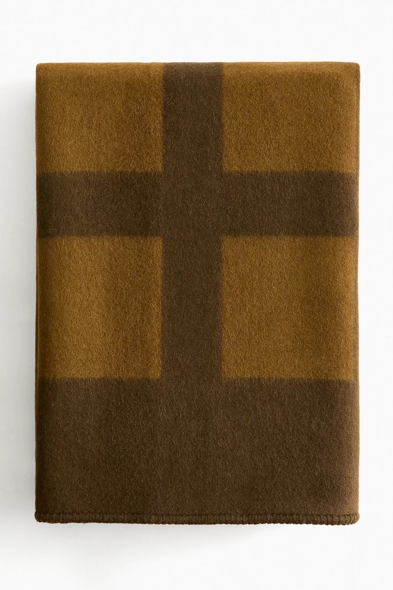 اتش اند ام بطانية من مزيج الصوف