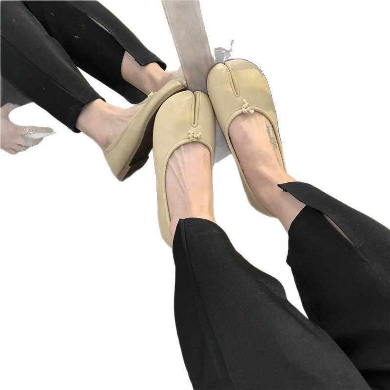 Korean Split-Toe Women's Slip-On Flat Shoes - Image 5