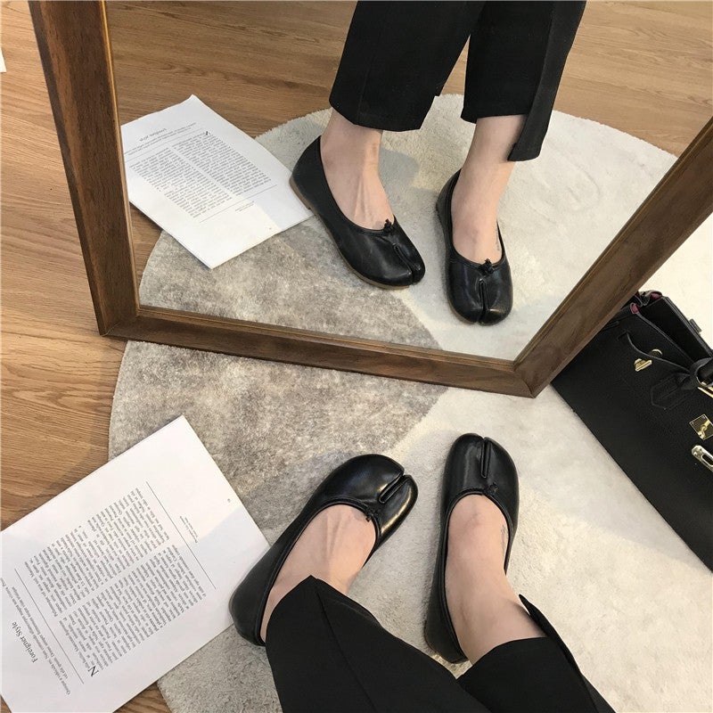 Korean Split-Toe Women's Slip-On Flat Shoes - Image 4