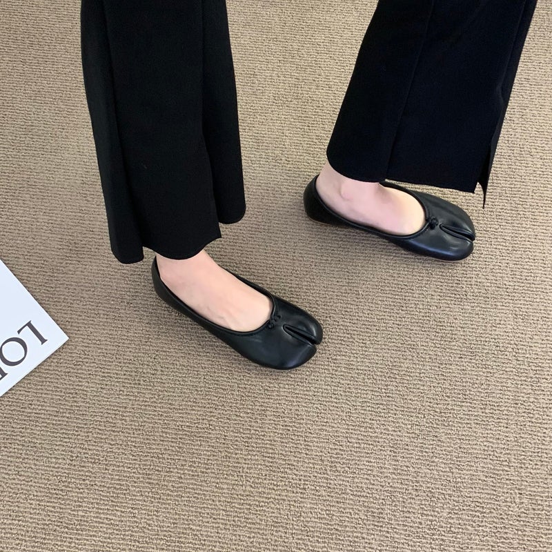 Korean Split-Toe Women's Slip-On Flat Shoes - Image 3