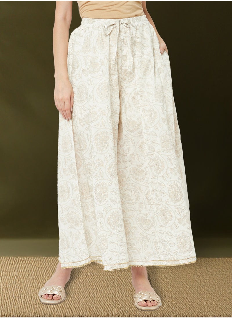 Abhishti embroidered kurta with brocade flare pants and dupatta-offwhite  - Image 2