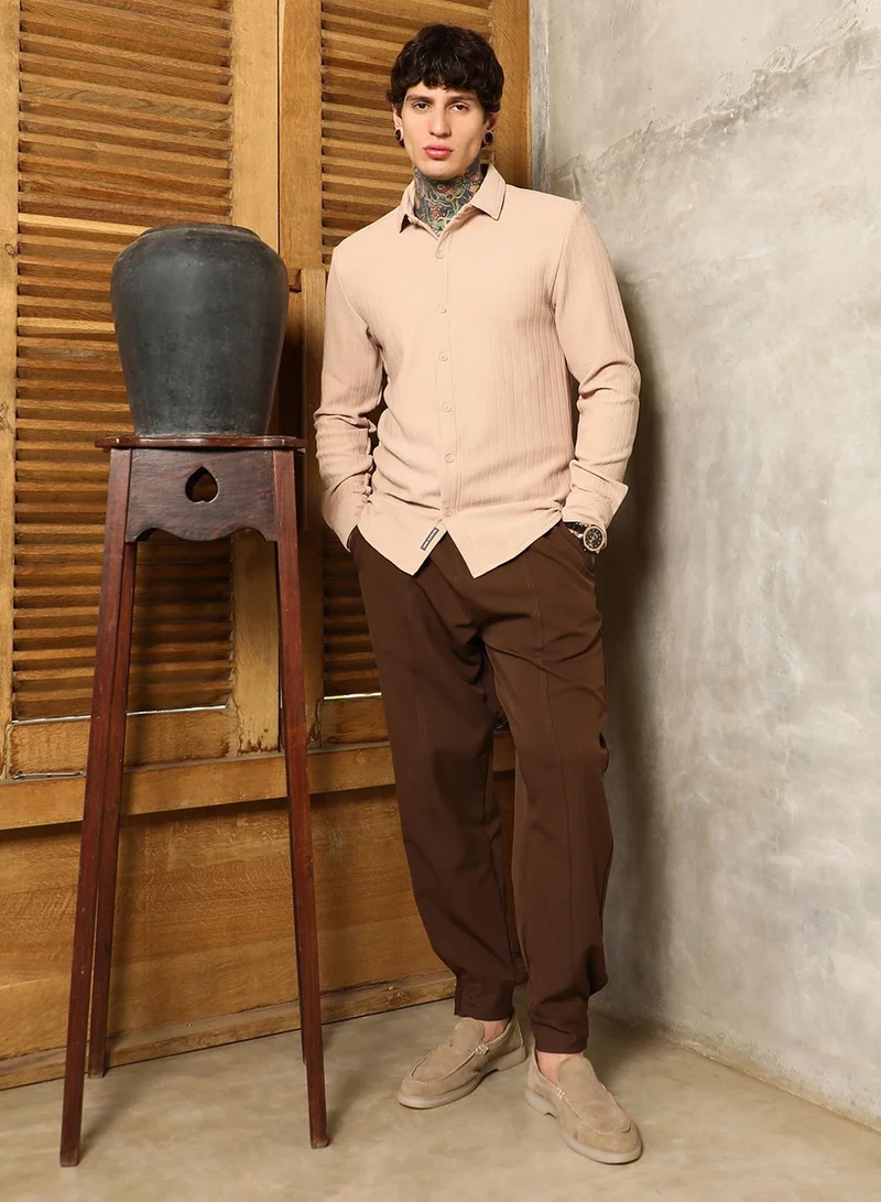 Campus Sutra Campus Sutra Men's Ecru Beige Chevron-Panel Tactile Shirt For Casual Wear | Spread Collar | Long Cuffed Sleeves | Button Closure | Shirt Crafted With Comfort Fit For Everyday Wear