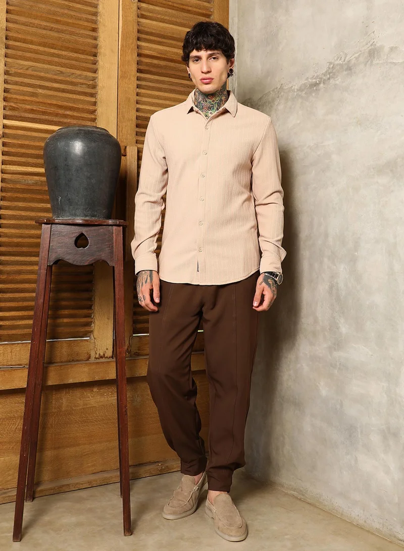 Campus Sutra Campus Sutra Men's Ecru Beige Chevron-Panel Tactile Shirt For Casual Wear | Spread Collar | Long Cuffed Sleeves | Button Closure | Shirt Crafted With Comfort Fit For Everyday Wear
