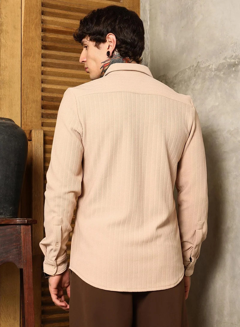 Campus Sutra Campus Sutra Men's Ecru Beige Chevron-Panel Tactile Shirt For Casual Wear | Spread Collar | Long Cuffed Sleeves | Button Closure | Shirt Crafted With Comfort Fit For Everyday Wear