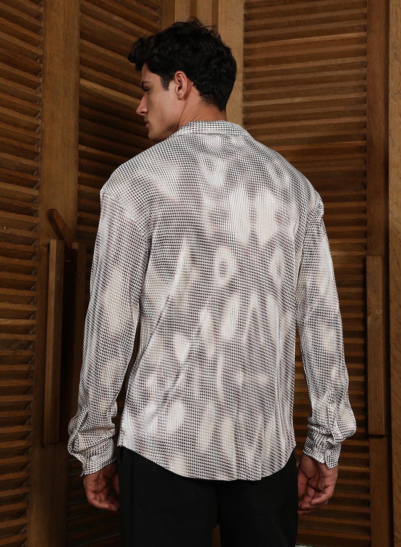 Campus Sutra Campus Sutra Men's Off-White & Gold Metallic Abstract-Gradient Pleated Shirt For Casual Wear | Spread Collar | Long Cuffed Sleeves | Button Closure | Shirt Crafted With Comfort Fit For Everyday Wear - Image 5