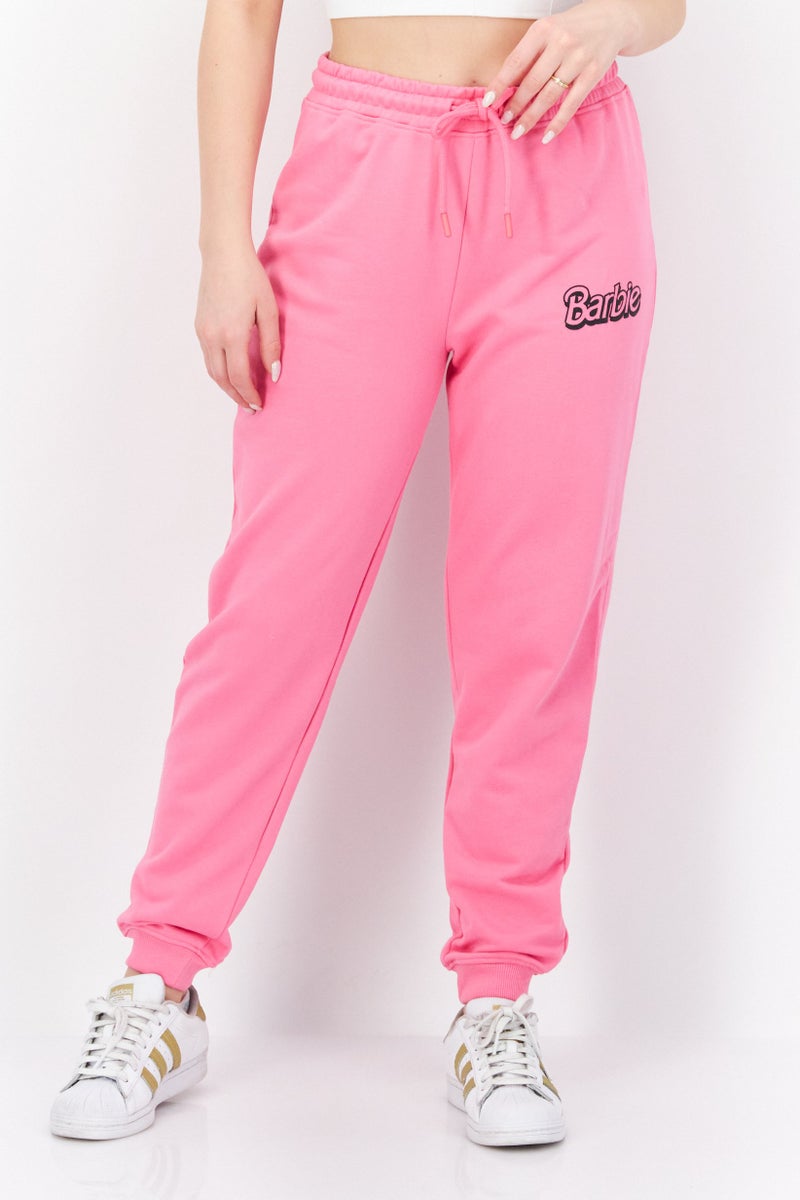 Barbie سروال جوجر مطبوع للنساء، وردي - Image 1