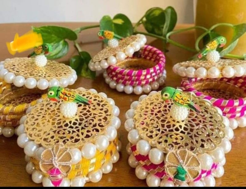 Sellplus Handmade Parrot Mini Shagun Box | Designer Parrot Mini Gift Box | Baby Shower | Bridemaid Basket For Hamper | Housewarming Return Gift | Haldi & Mehndi Giveaway (Pack Of (2) - Image 1