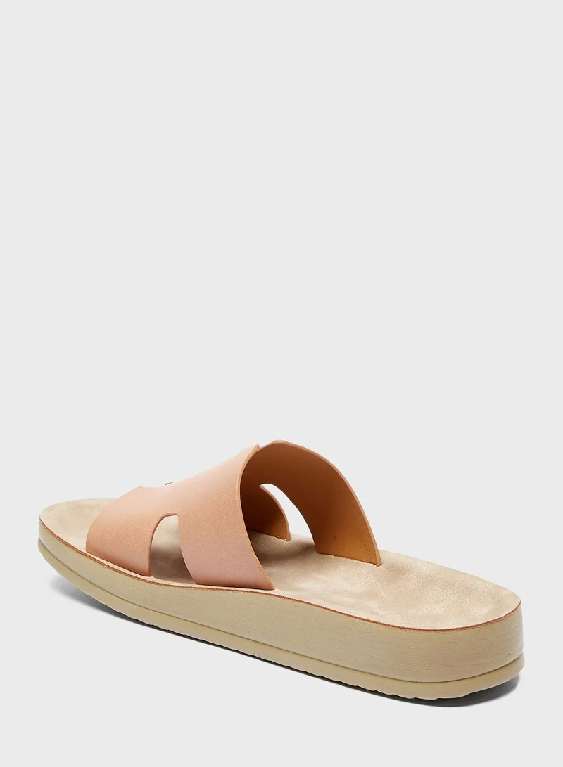 لو كونفورت Single Strap Flat Sandal