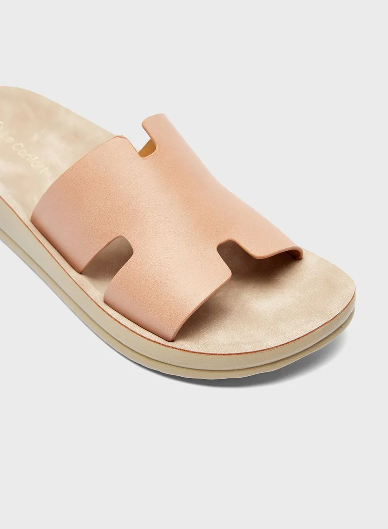 لو كونفورت Single Strap Flat Sandal