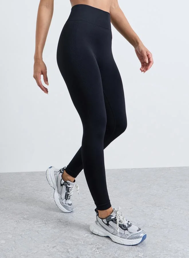 Styli Active Black Seamless Back Scrunch 7/8 Leggings