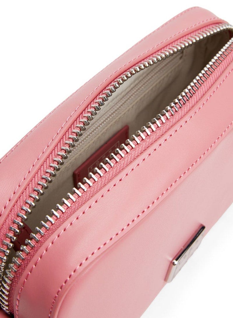 تومي جينز حقيبة كاميرا بشعار - Image 4