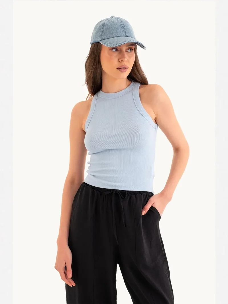 هيكاب بلوزة بدون أكمام بياقة هالتر