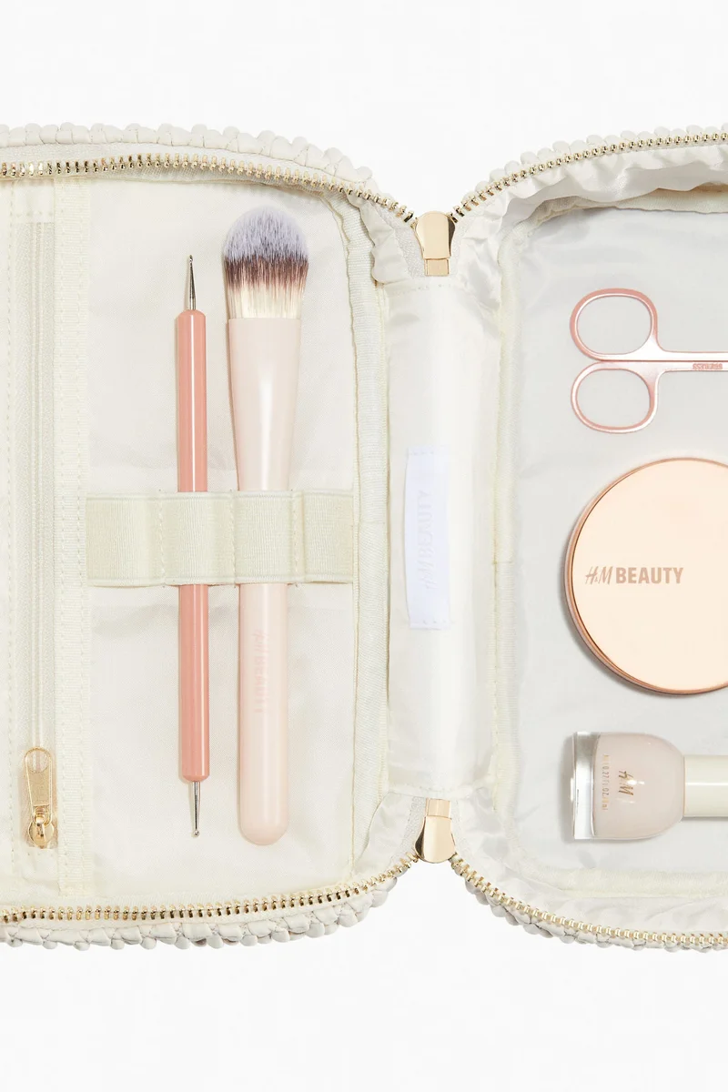 H&M Quilted boxy make-up bag