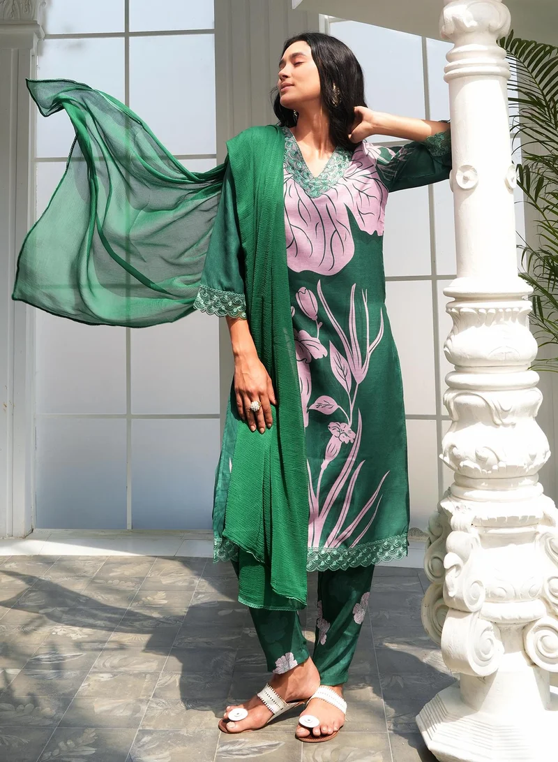  قصة Women's Jungle Green Contrast Tulips Kurta Set