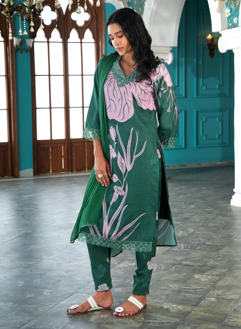  قصة Women's Jungle Green Contrast Tulips Kurta Set