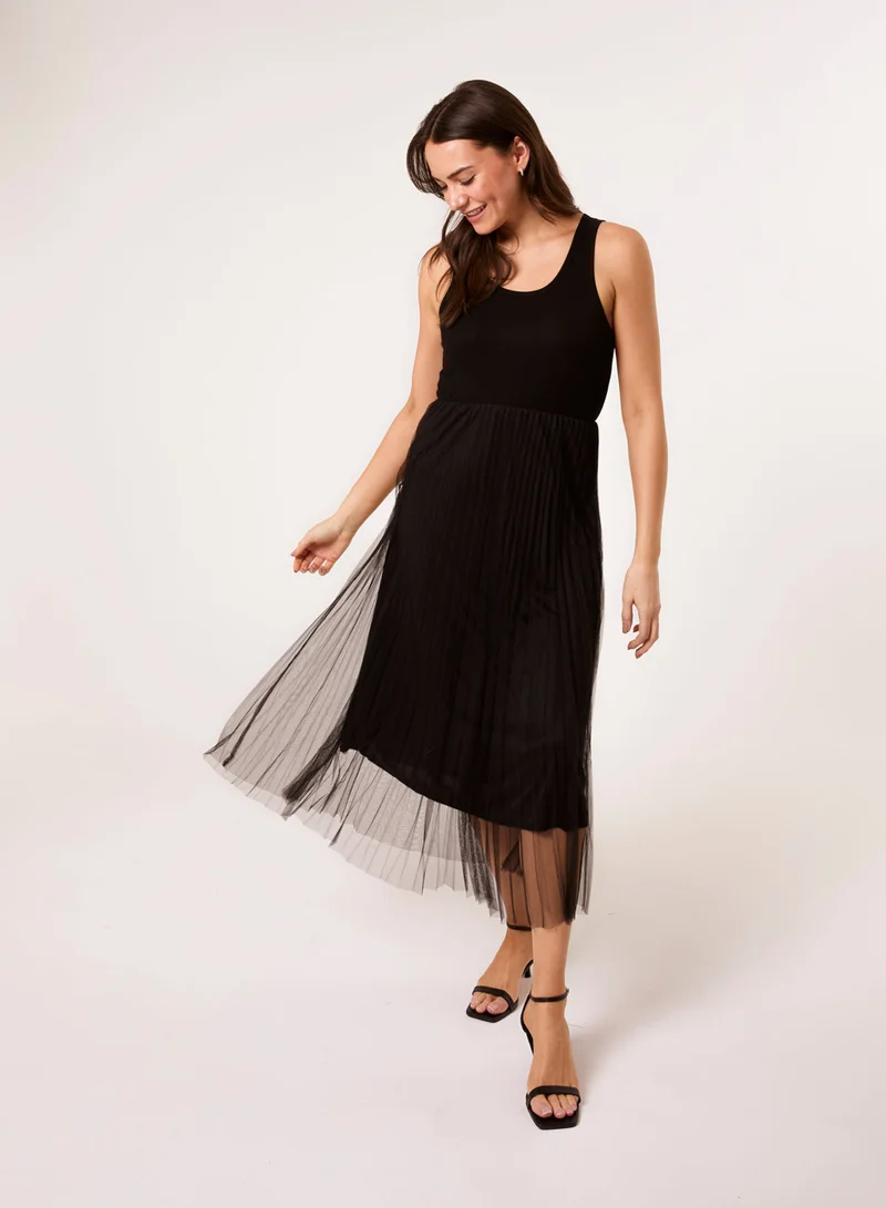 بلو فانيلا Crochet Top Pleat Dress