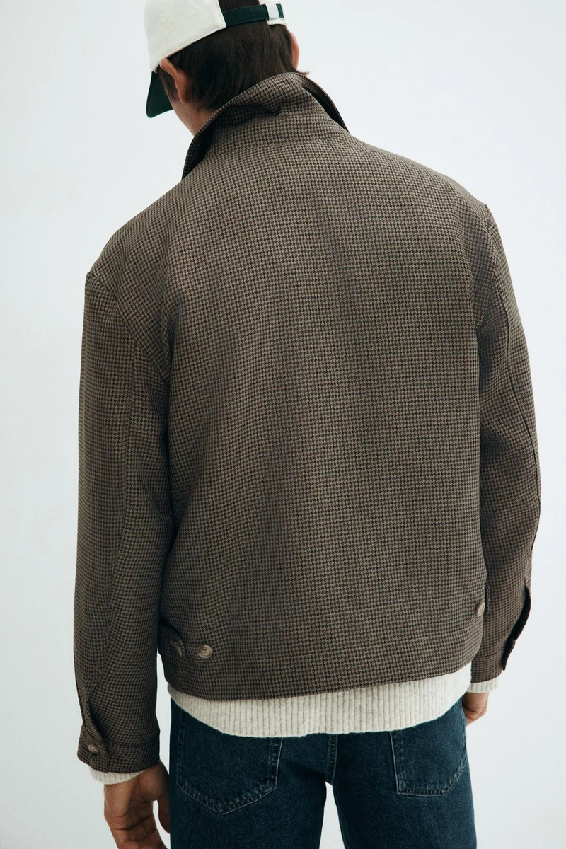 اتش اند ام جاكيت بقبة عالية وقصة عادية