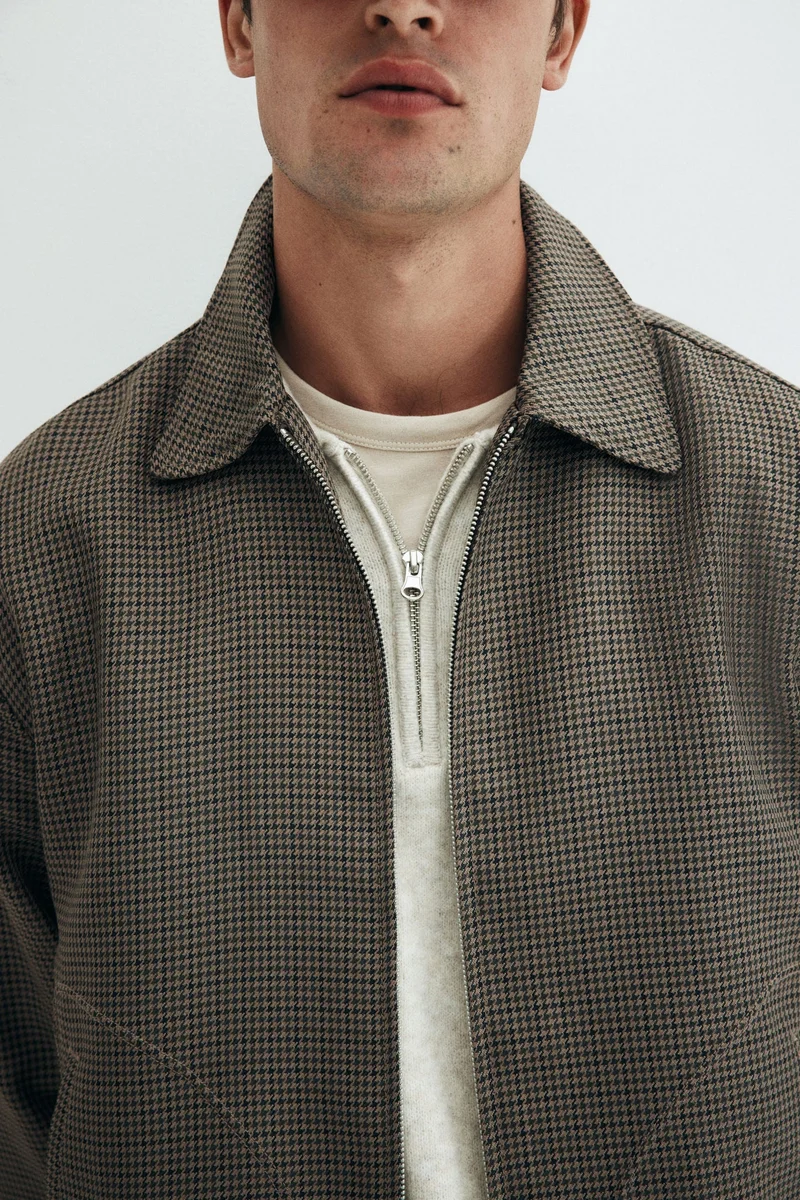 اتش اند ام جاكيت بقبة عالية وقصة عادية